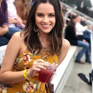 Meet your Posher, Estefanía